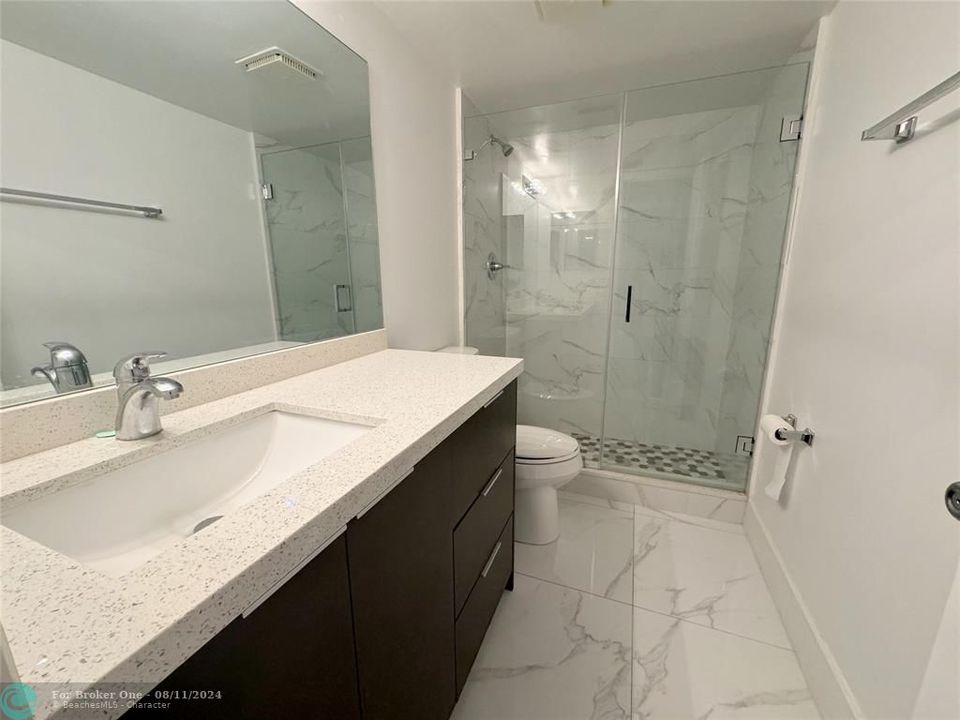 For Rent: $2,500 (2 beds, 2 baths, 834 Square Feet)