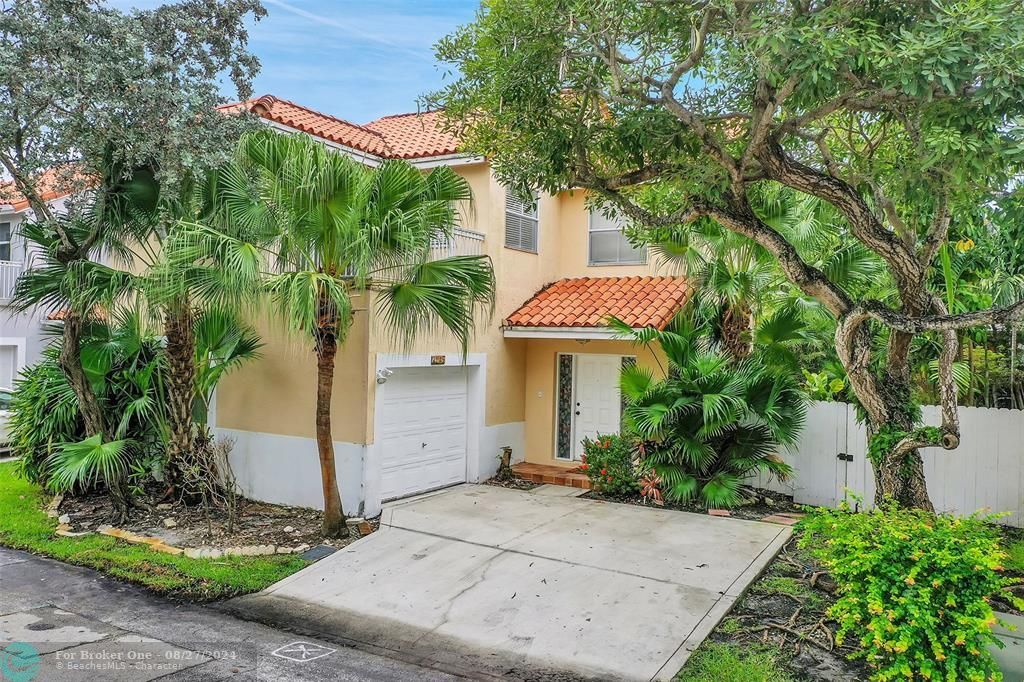 Recently Sold: $535,000 (4 beds, 2 baths, 1683 Square Feet)