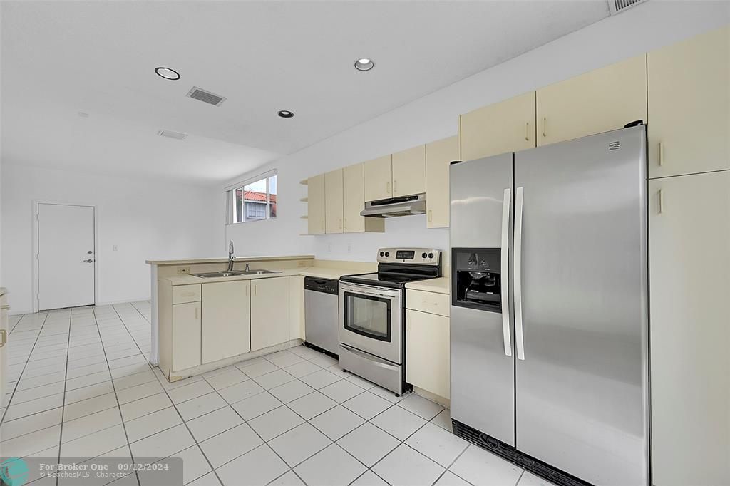 Recently Sold: $535,000 (4 beds, 2 baths, 1683 Square Feet)