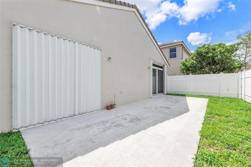 For Sale: $565,000 (3 beds, 2 baths, 1418 Square Feet)