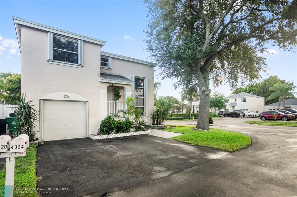 For Sale: $530,000 (3 beds, 2 baths, 1344 Square Feet)