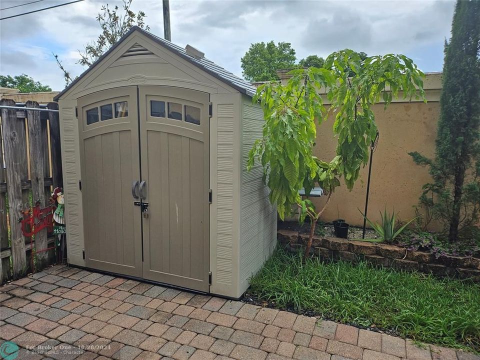 For Sale: $430,000 (3 beds, 2 baths, 1608 Square Feet)