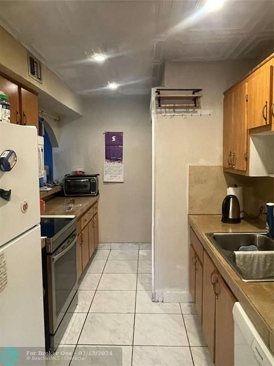 For Sale: $167,000 (2 beds, 2 baths, 1150 Square Feet)