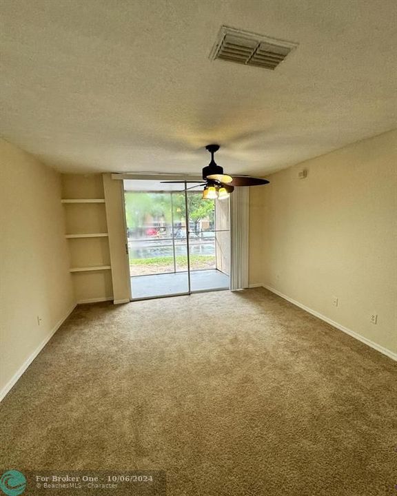 For Rent: $1,650 (2 beds, 2 baths, 1003 Square Feet)