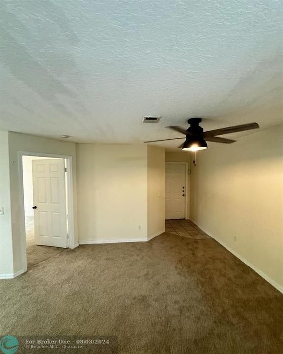 For Rent: $1,650 (2 beds, 2 baths, 1003 Square Feet)