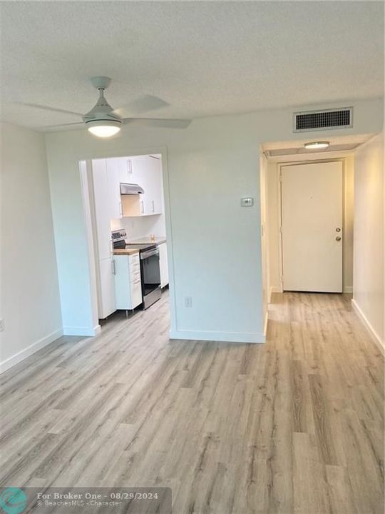 For Rent: $1,900 (1 beds, 1 baths, 850 Square Feet)