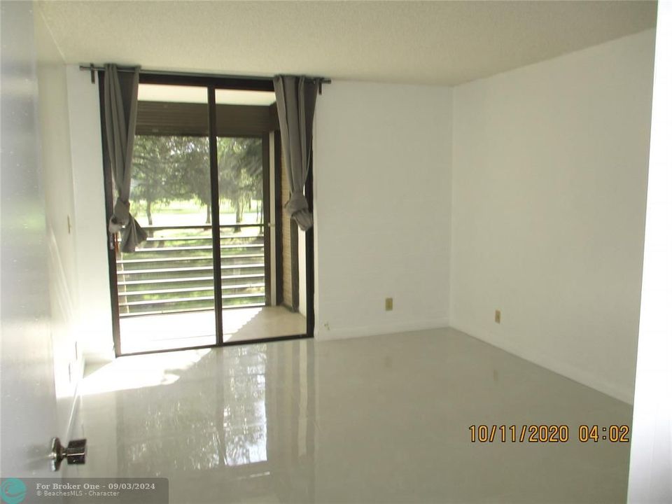 For Rent: $2,100 (2 beds, 2 baths, 1028 Square Feet)