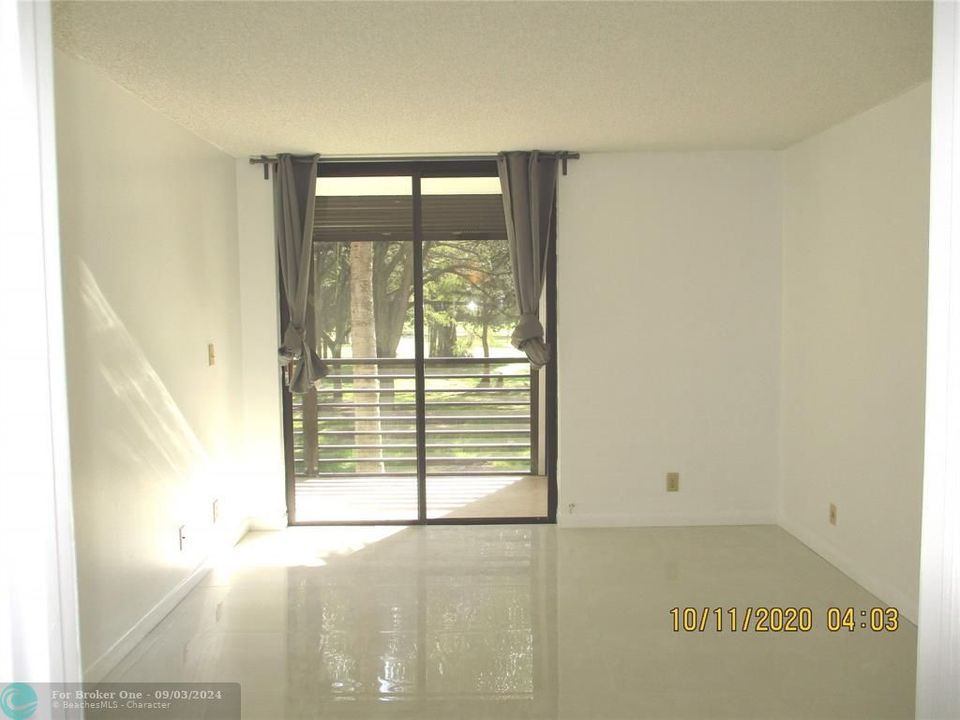 For Rent: $2,100 (2 beds, 2 baths, 1028 Square Feet)