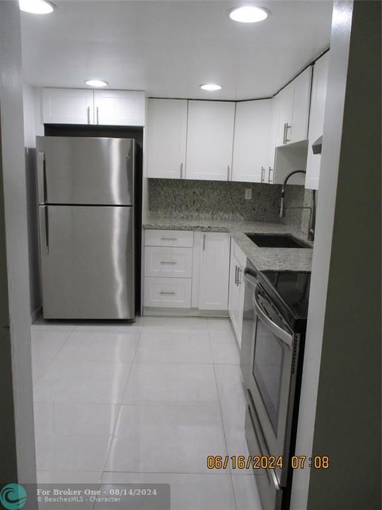 For Rent: $2,100 (2 beds, 2 baths, 1028 Square Feet)