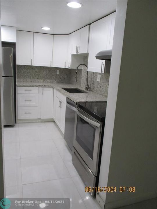 For Rent: $2,100 (2 beds, 2 baths, 1028 Square Feet)