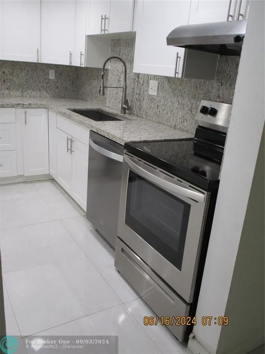 For Rent: $2,100 (2 beds, 2 baths, 1028 Square Feet)