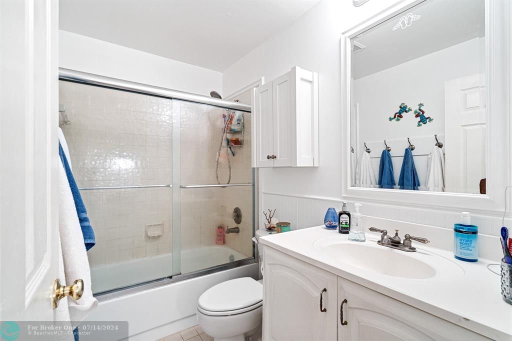 Active With Contract: $414,900 (3 beds, 2 baths, 1340 Square Feet)