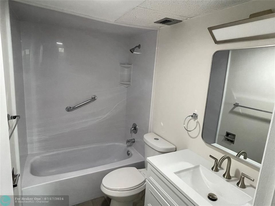 В аренду: $1,800 (1 спален, 1 ванн, 705 Квадратных фут)
