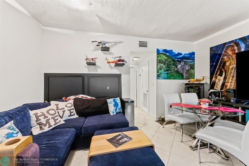 Recently Sold: $335,000 (1 beds, 1 baths, 634 Square Feet)