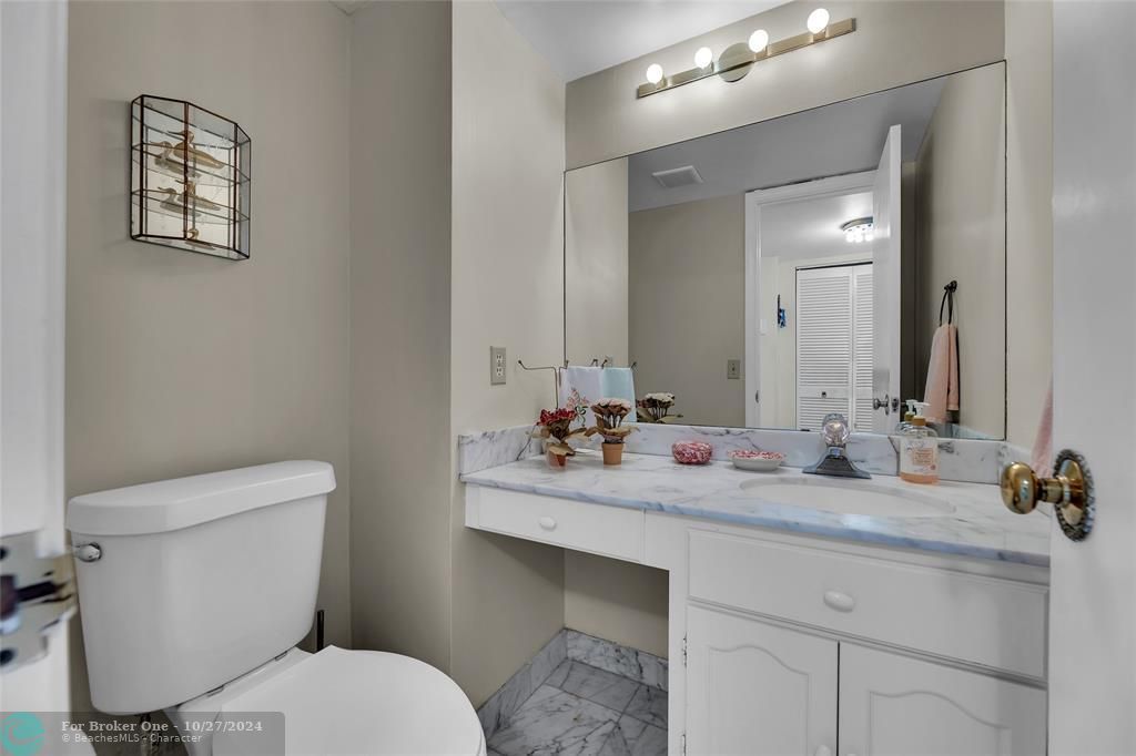 Active With Contract: $5,500 (2 beds, 2 baths, 1652 Square Feet)