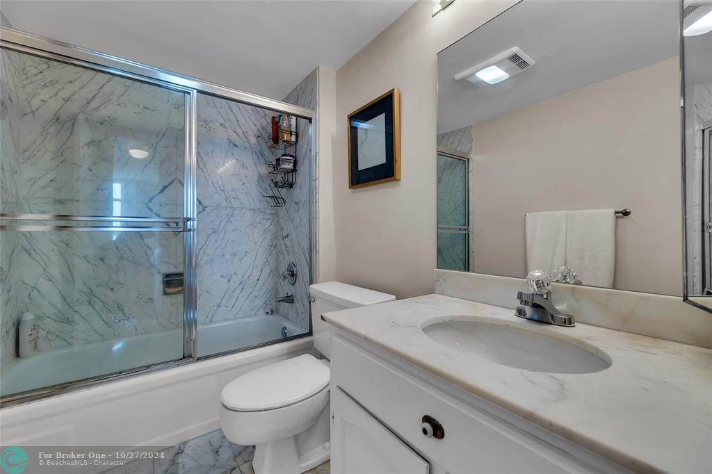 Active With Contract: $5,500 (2 beds, 2 baths, 1652 Square Feet)