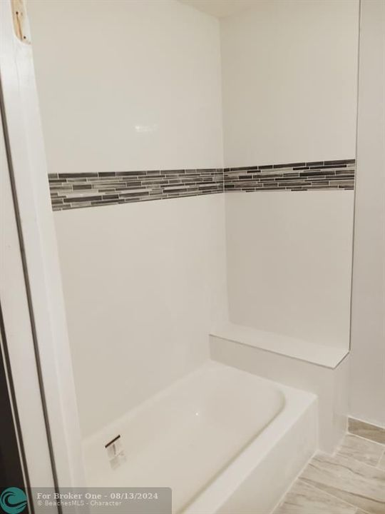 Active With Contract: $2,800 (3 beds, 2 baths, 1496 Square Feet)