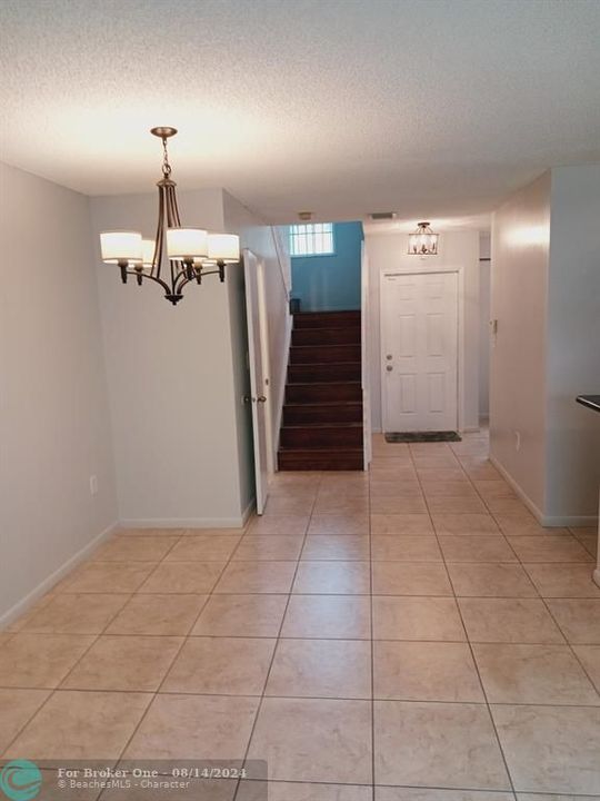 Active With Contract: $2,800 (3 beds, 2 baths, 1496 Square Feet)