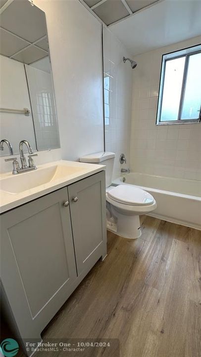 Active With Contract: $1,700 (2 beds, 2 baths, 1010 Square Feet)