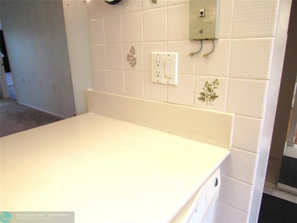 For Sale: $130,000 (2 beds, 2 baths, 940 Square Feet)