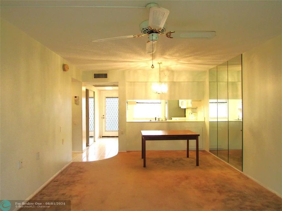For Sale: $130,000 (2 beds, 2 baths, 940 Square Feet)