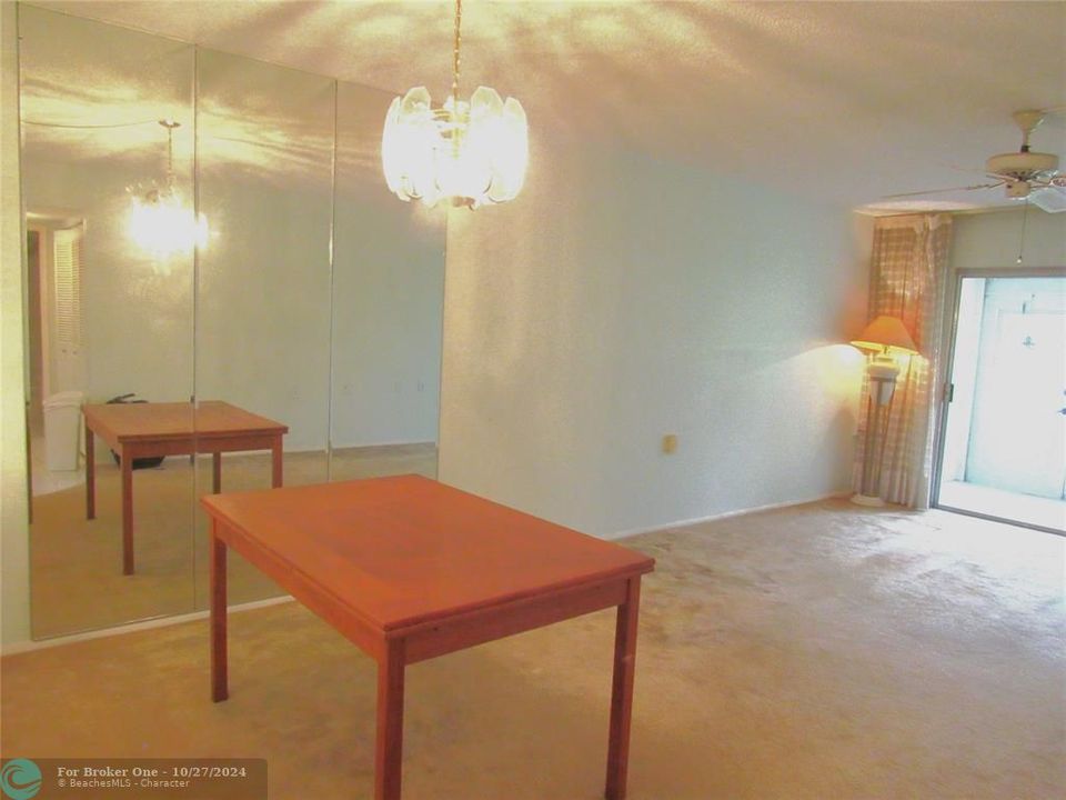 For Sale: $130,000 (2 beds, 2 baths, 940 Square Feet)