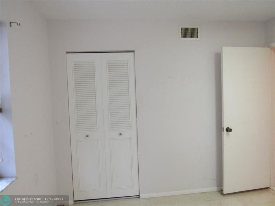 For Sale: $130,000 (2 beds, 2 baths, 940 Square Feet)