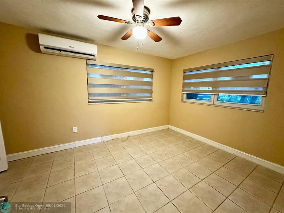 Active With Contract: $1,450 (1 beds, 1 baths, 0 Square Feet)