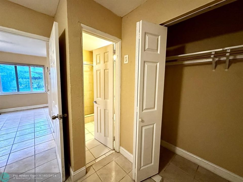 Active With Contract: $1,450 (1 beds, 1 baths, 0 Square Feet)