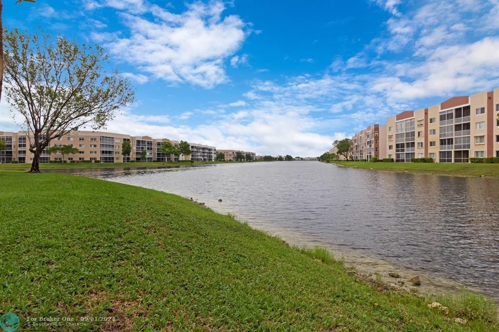 For Sale: $525,000 (3 beds, 2 baths, 2016 Square Feet)