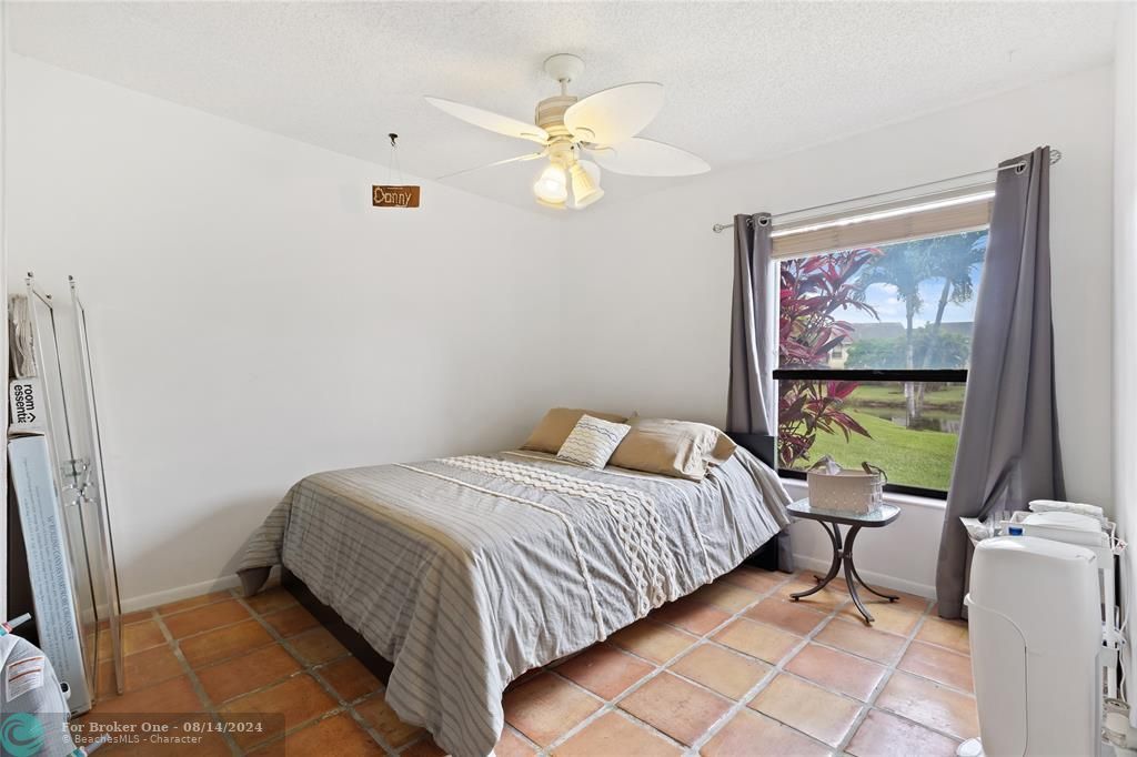 For Sale: $307,000 (3 beds, 2 baths, 1115 Square Feet)