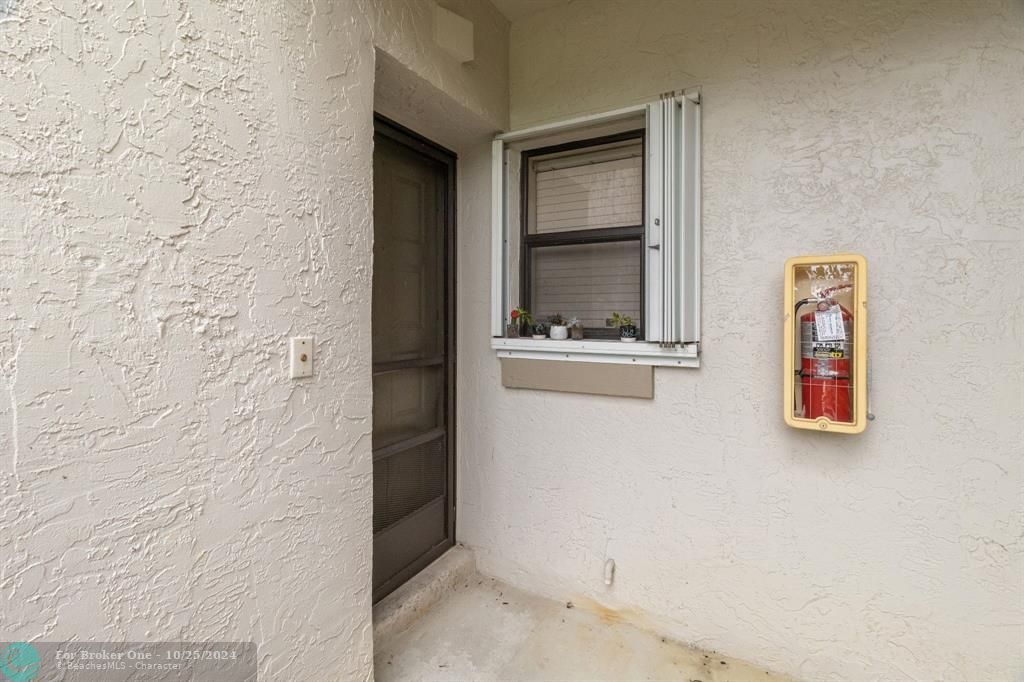 For Sale: $307,000 (3 beds, 2 baths, 1115 Square Feet)