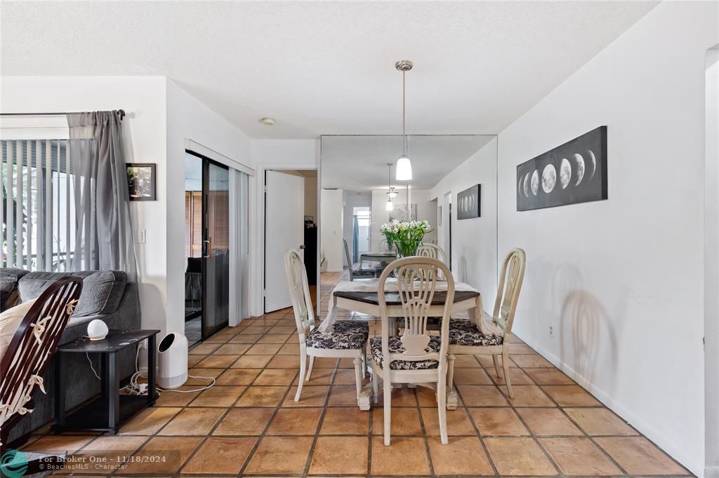 For Sale: $307,000 (3 beds, 2 baths, 1115 Square Feet)