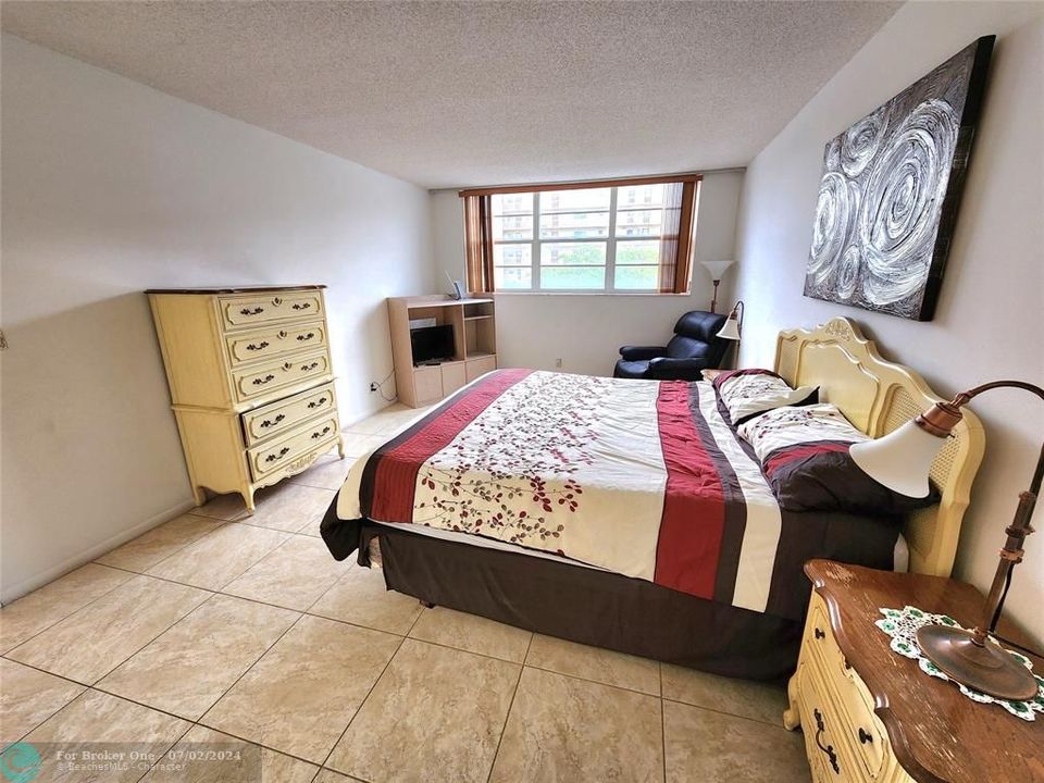 En Venta: $274,900 (2 camas, 2 baños, 1092 Pies cuadrados)