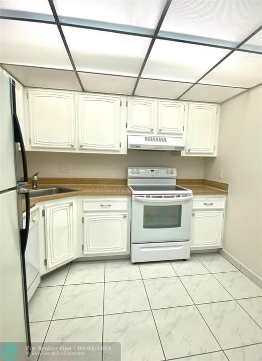 For Rent: $2,100 (1 beds, 1 baths, 672 Square Feet)