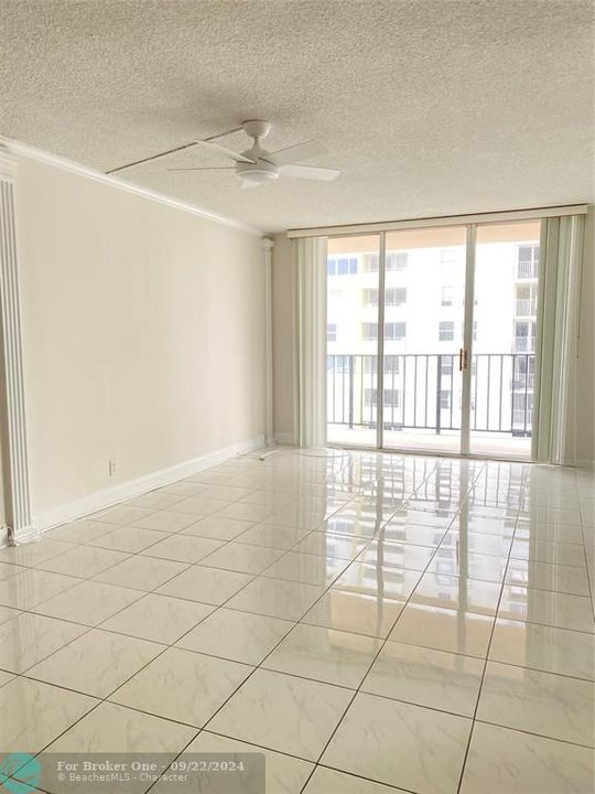 For Rent: $2,100 (1 beds, 1 baths, 672 Square Feet)