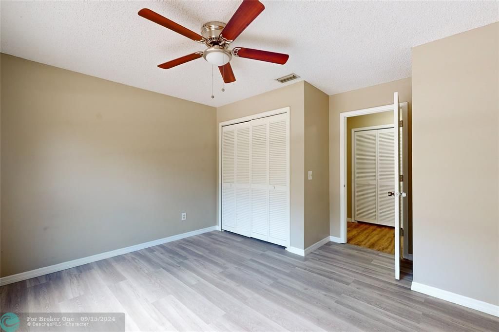 Active With Contract: $249,900 (3 beds, 2 baths, 1138 Square Feet)