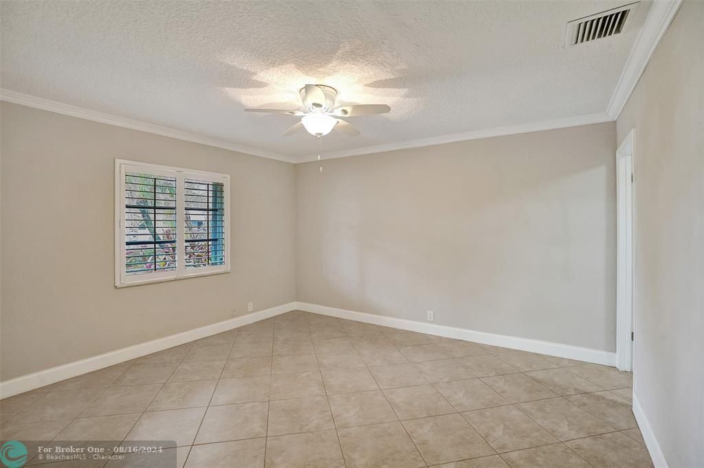 For Sale: $3,700 (2 beds, 2 baths, 2806 Square Feet)