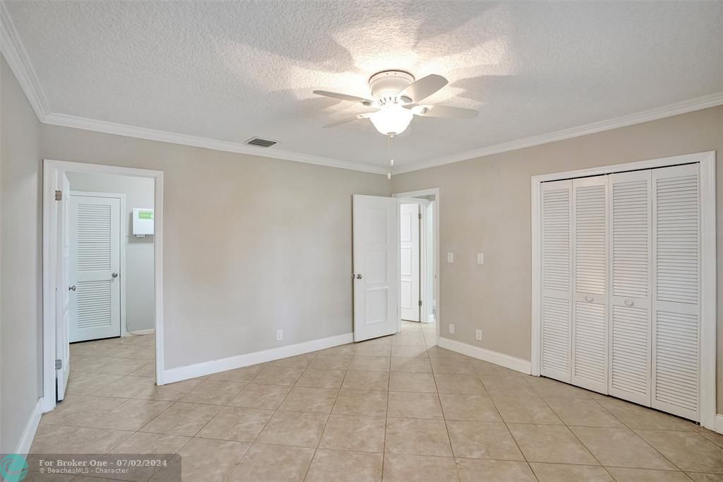 For Sale: $3,700 (2 beds, 2 baths, 2806 Square Feet)