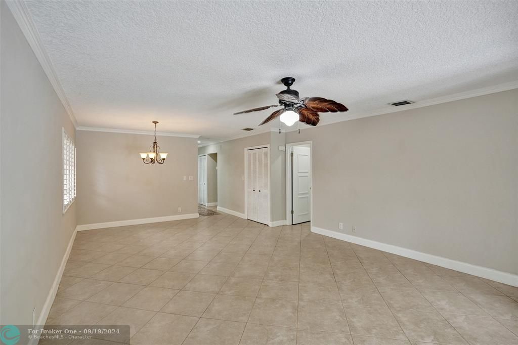 For Sale: $3,700 (2 beds, 2 baths, 2806 Square Feet)