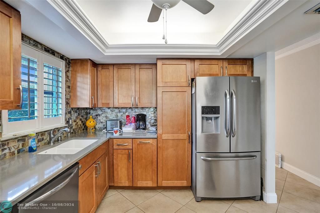 For Sale: $3,700 (2 beds, 2 baths, 2806 Square Feet)