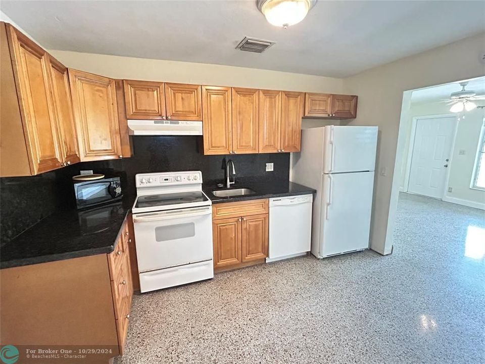 For Rent: $2,650 (3 beds, 2 baths, 1200 Square Feet)