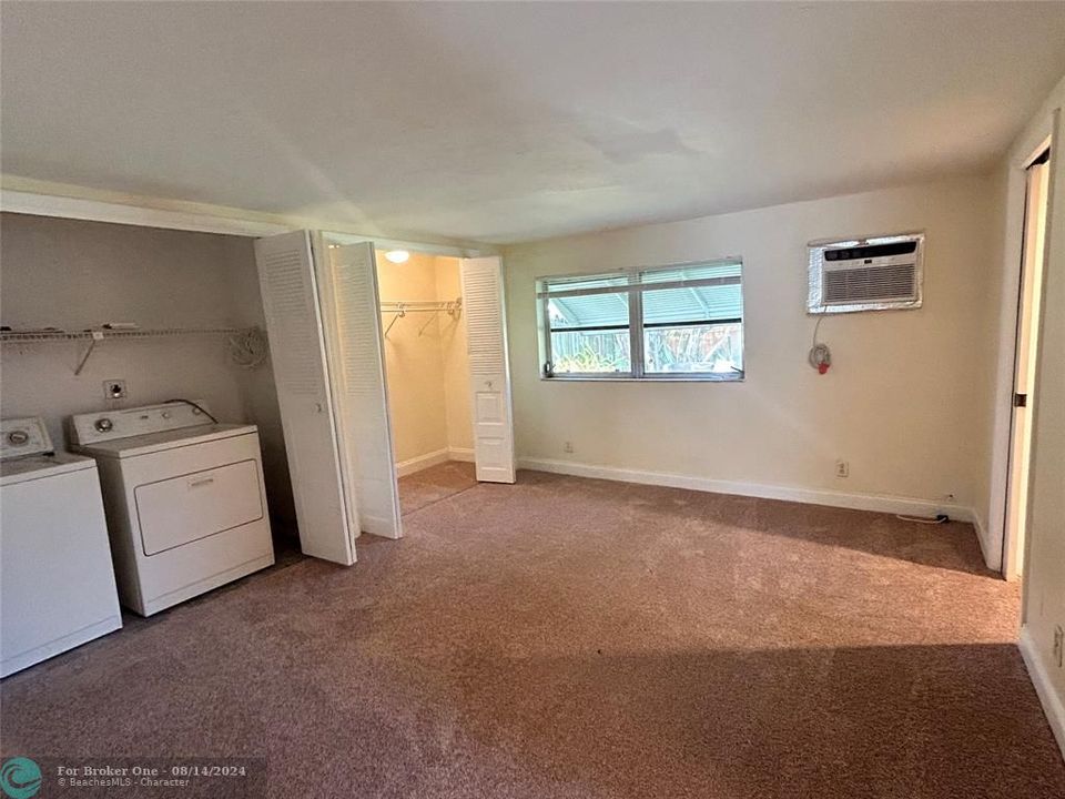 For Rent: $2,900 (3 beds, 2 baths, 1017 Square Feet)