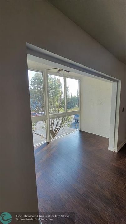 For Rent: $1,800 (2 beds, 2 baths, 924 Square Feet)
