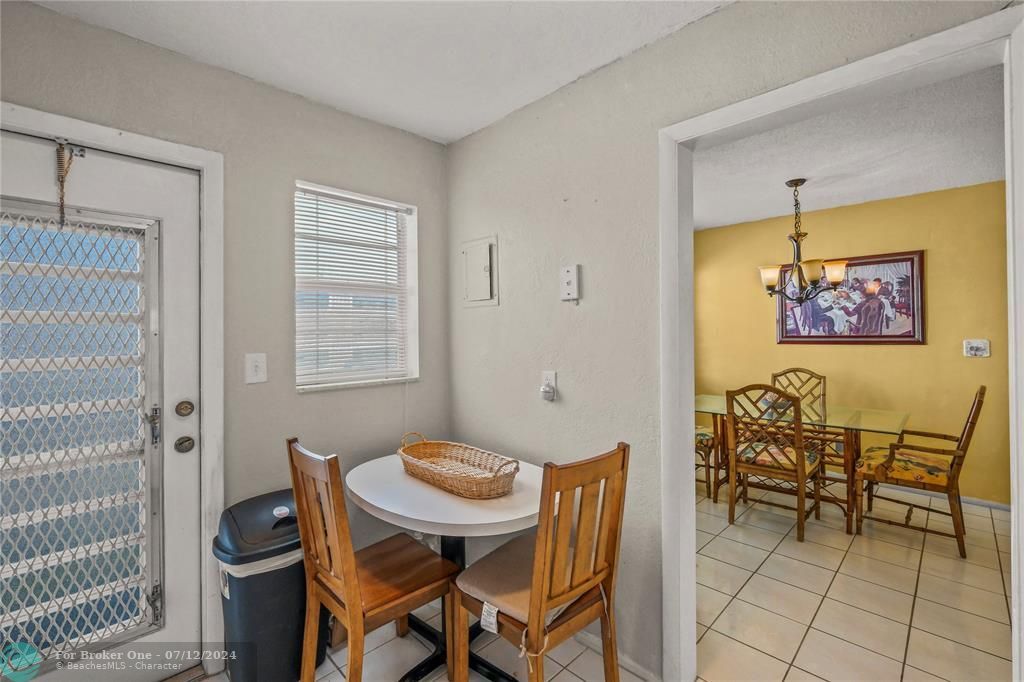 For Rent: $1,500 (1 beds, 1 baths, 730 Square Feet)