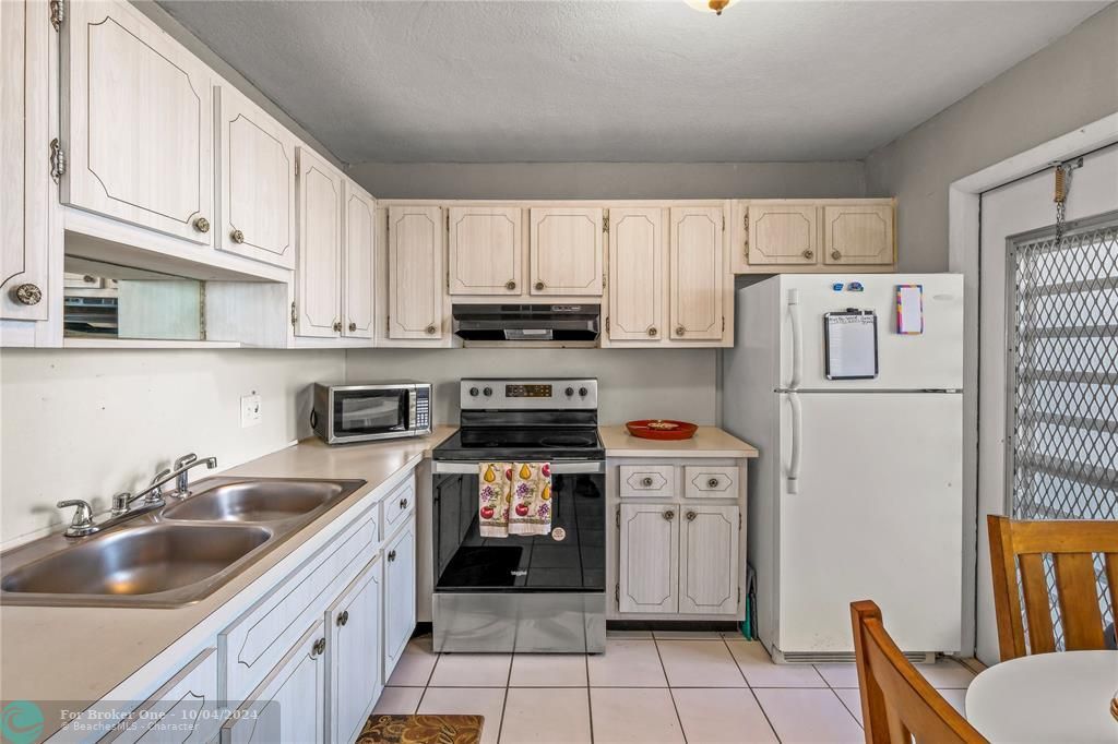 For Rent: $1,500 (1 beds, 1 baths, 730 Square Feet)