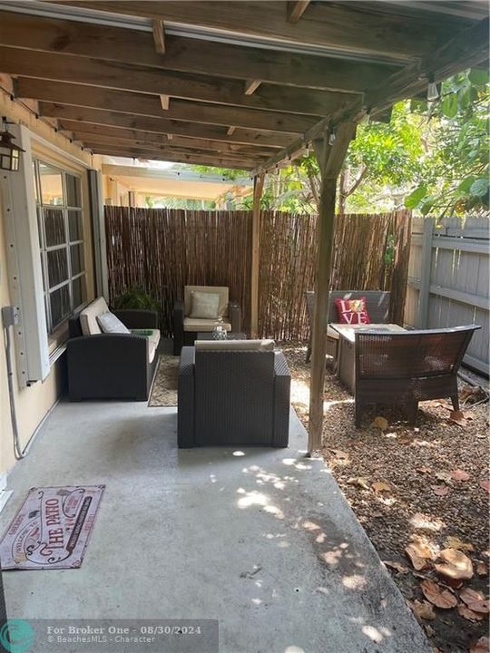 For Sale: $3,000 (2 beds, 2 baths, 1450 Square Feet)