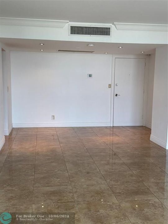 For Rent: $3,300 (2 beds, 2 baths, 1120 Square Feet)