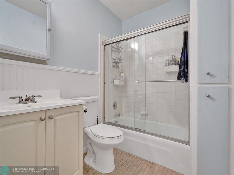For Sale: $230,000 (2 beds, 2 baths, 1100 Square Feet)