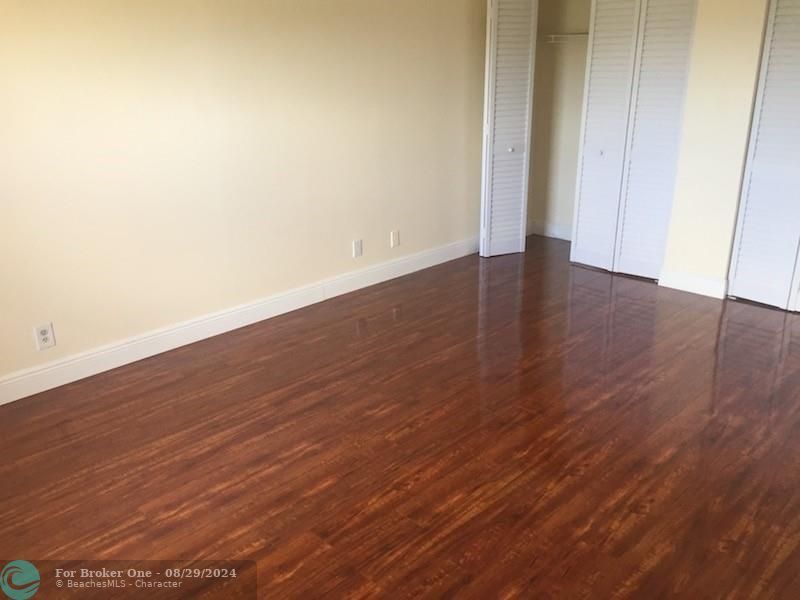 For Rent: $1,900 (2 beds, 2 baths, 1044 Square Feet)